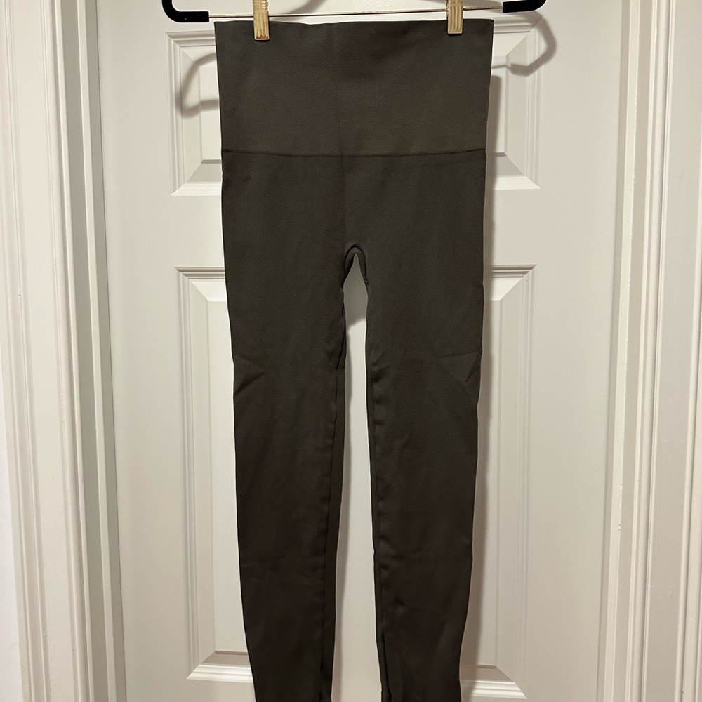 Spanx Women's XL Look At Me Now Seamless Side Zip Leggings Olive Green